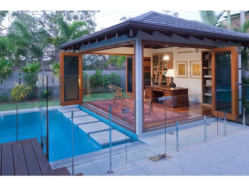 15 Seventh Avenue, St Lucia QLD 4067