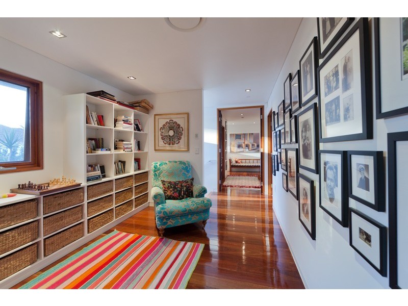 15 Seventh Avenue, St Lucia QLD 4067