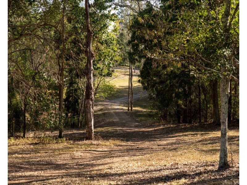 26 Upper Brookfield Road, Brookfield QLD 4069