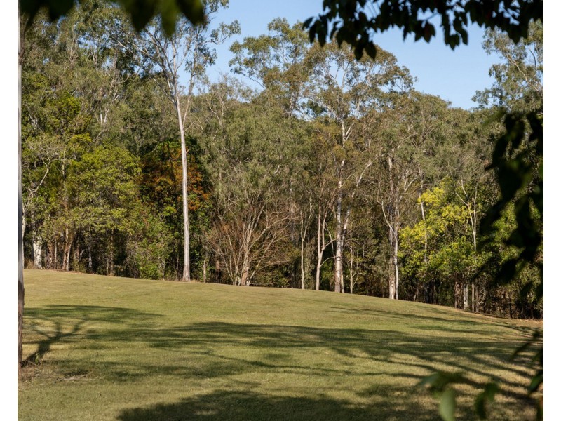 26 Upper Brookfield Road, Brookfield QLD 4069