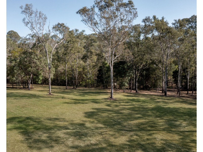 26 Upper Brookfield Road, Brookfield QLD 4069