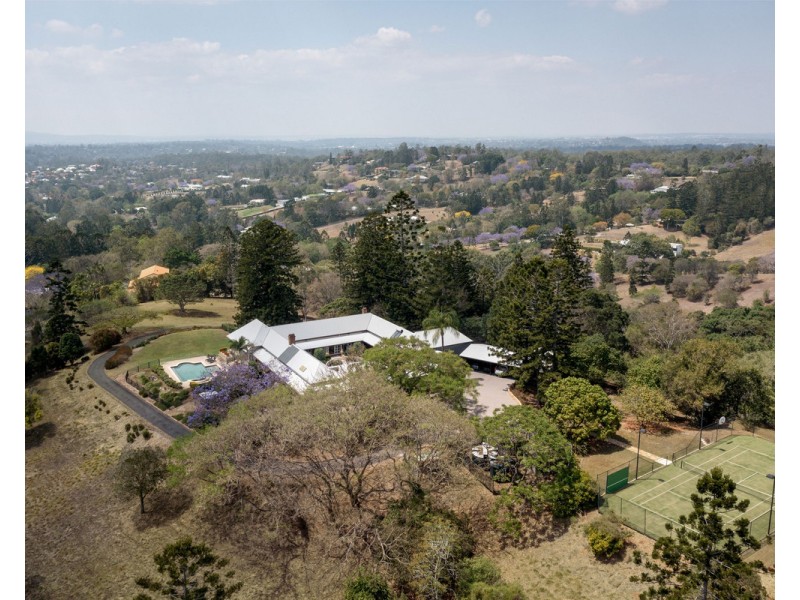 257 Moons Lane, Brookfield QLD 4069