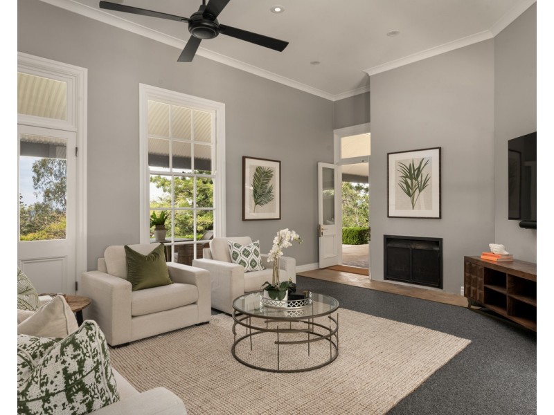 257 Moons Lane, Brookfield QLD 4069