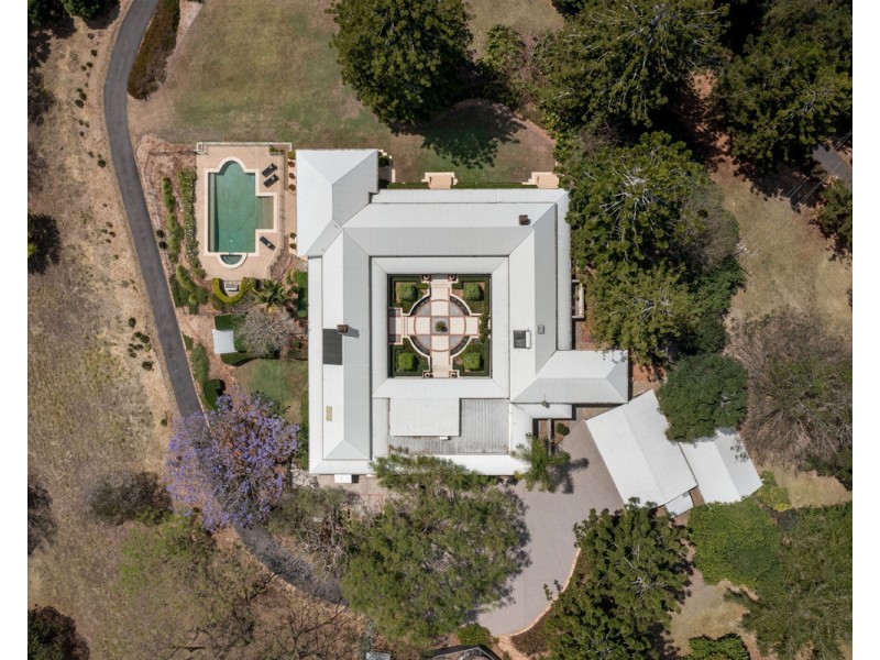 257 Moons Lane, Brookfield QLD 4069