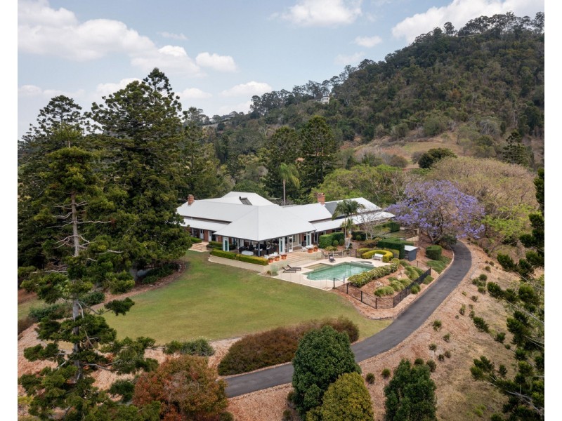 257 Moons Lane, Brookfield QLD 4069