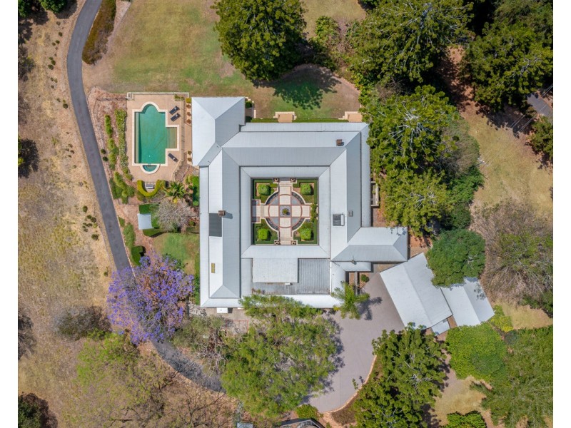 257 Moons Lane, Brookfield QLD 4069