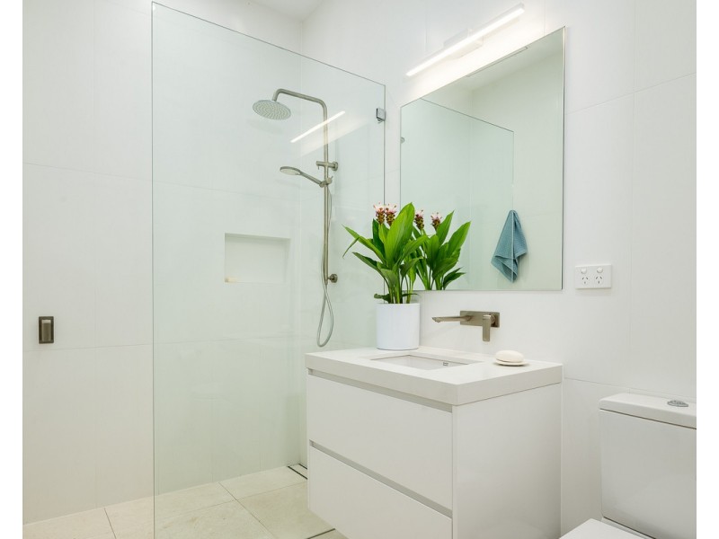 61 Northam Avenue, Bardon QLD 4065