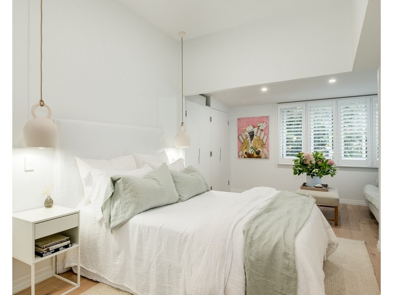 61 Northam Avenue, Bardon QLD 4065