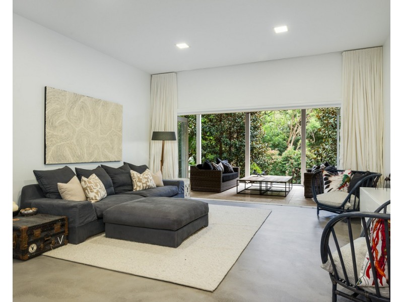 61 Northam Avenue, Bardon QLD 4065