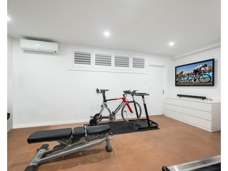 61 Northam Avenue, Bardon QLD 4065