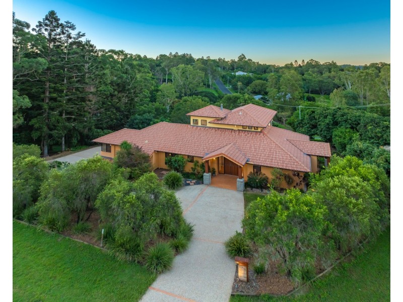 145 Moons Lane, Brookfield QLD 4069