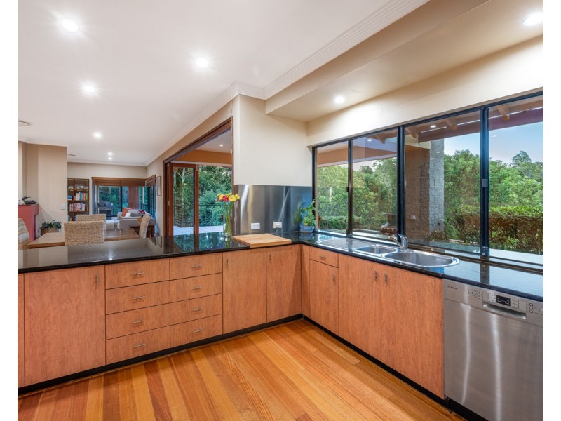 145 Moons Lane, Brookfield QLD 4069