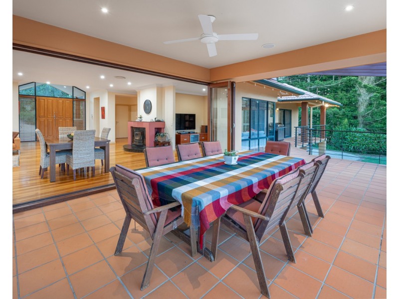145 Moons Lane, Brookfield QLD 4069