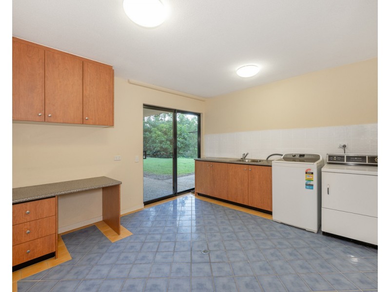 145 Moons Lane, Brookfield QLD 4069