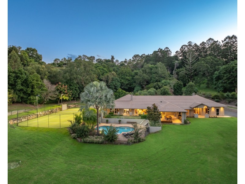 226 Moons Lane, Brookfield QLD 4069