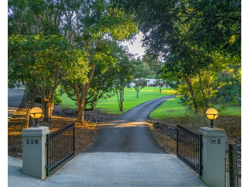 226 Moons Lane, Brookfield QLD 4069