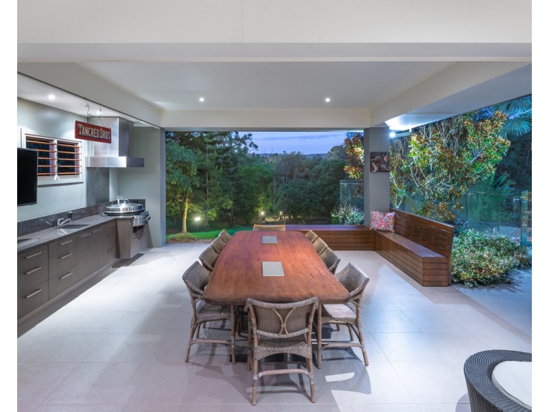 226 Moons Lane, Brookfield QLD 4069