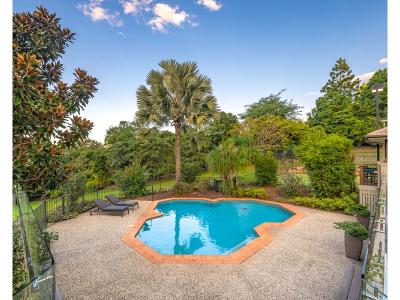 226 Moons Lane, Brookfield QLD 4069
