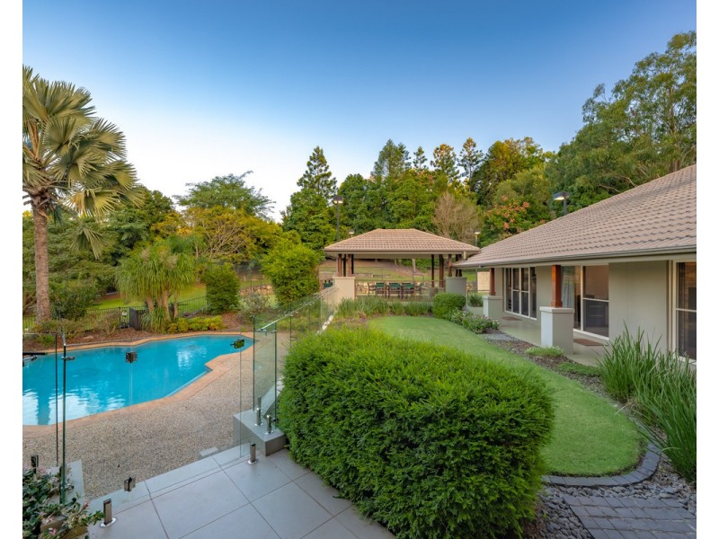 226 Moons Lane, Brookfield QLD 4069