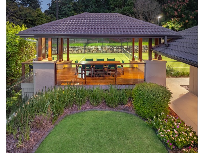 226 Moons Lane, Brookfield QLD 4069