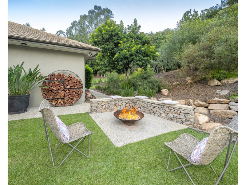 226 Moons Lane, Brookfield QLD 4069