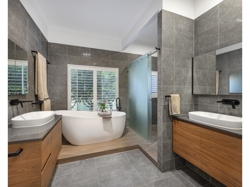 226 Moons Lane, Brookfield QLD 4069