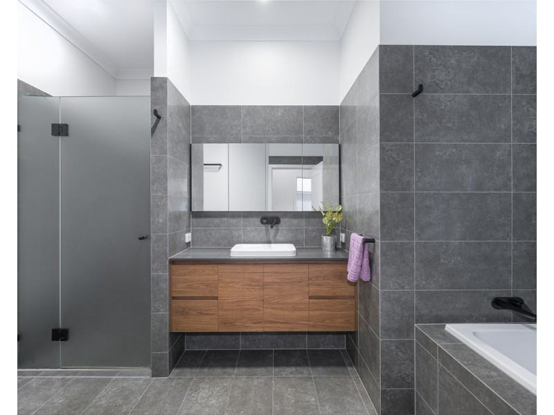 226 Moons Lane, Brookfield QLD 4069