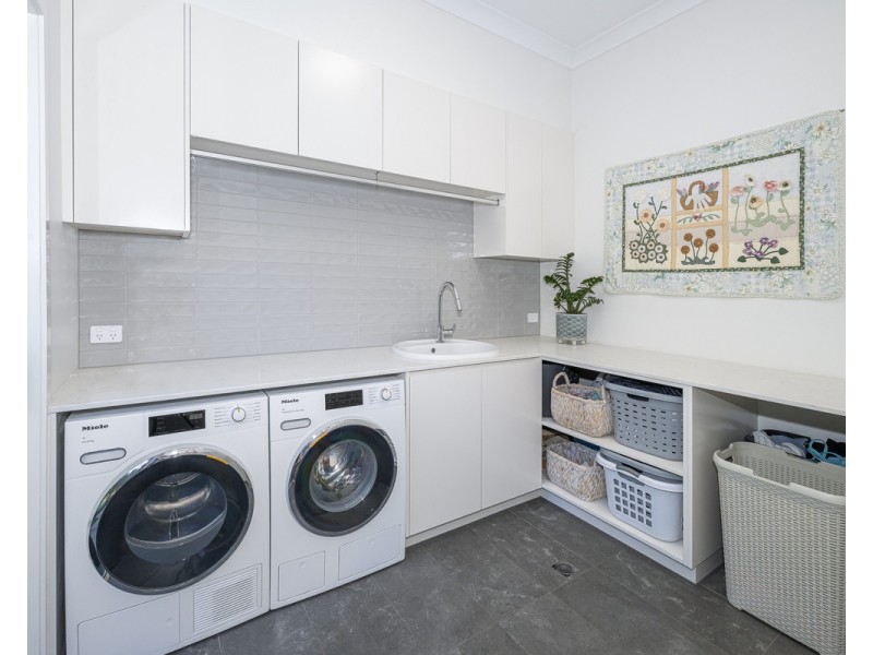 226 Moons Lane, Brookfield QLD 4069