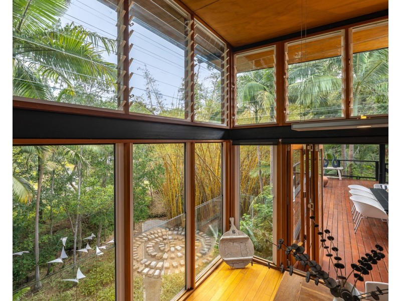 16 Kowhai Street, Kenmore QLD 4069