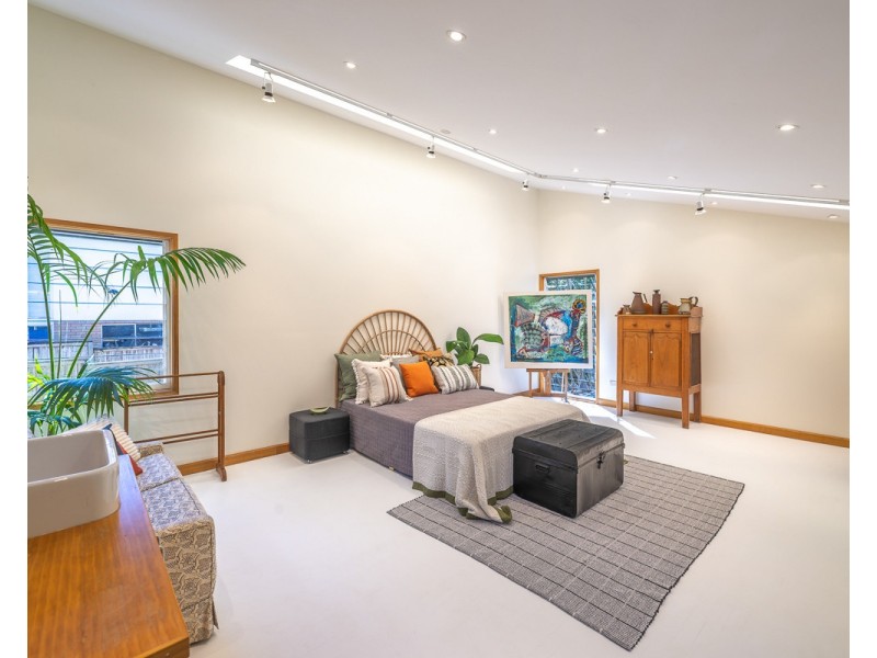 16 Kowhai Street, Kenmore QLD 4069