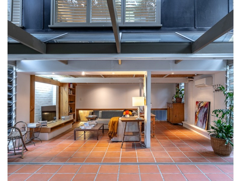 16 Kowhai Street, Kenmore QLD 4069