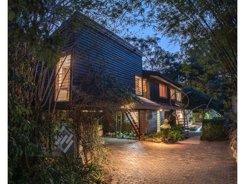 16 Kowhai Street, Kenmore QLD 4069