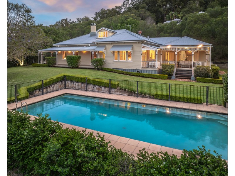 220 Old Farm Road, Pullenvale QLD 4069