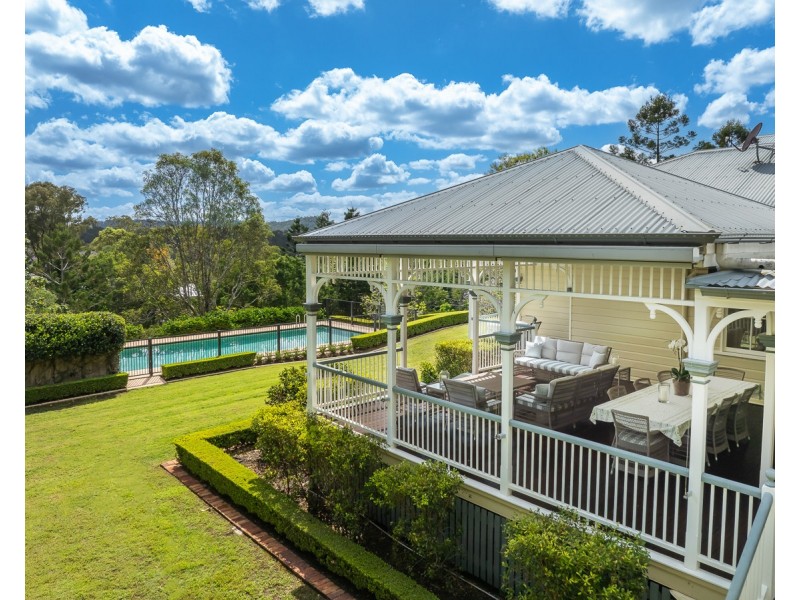 220 Old Farm Road, Pullenvale QLD 4069