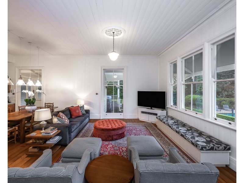 220 Old Farm Road, Pullenvale QLD 4069