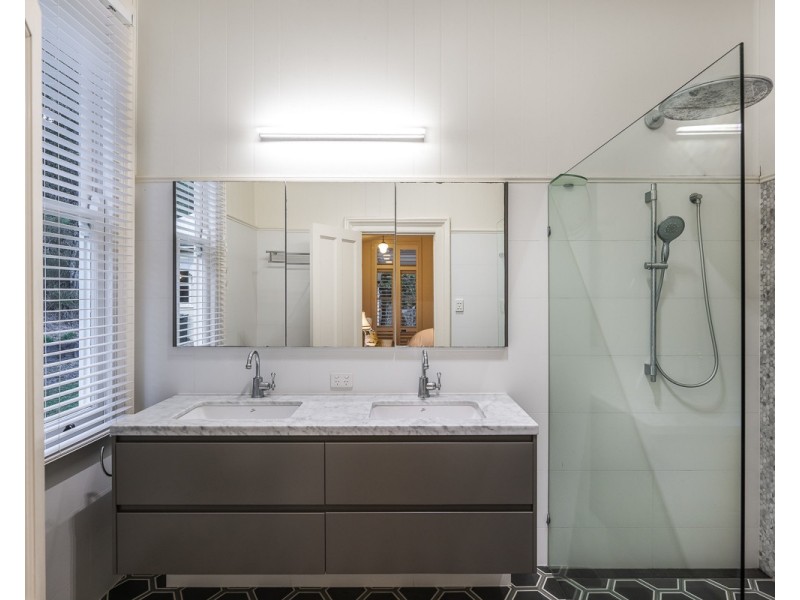 220 Old Farm Road, Pullenvale QLD 4069