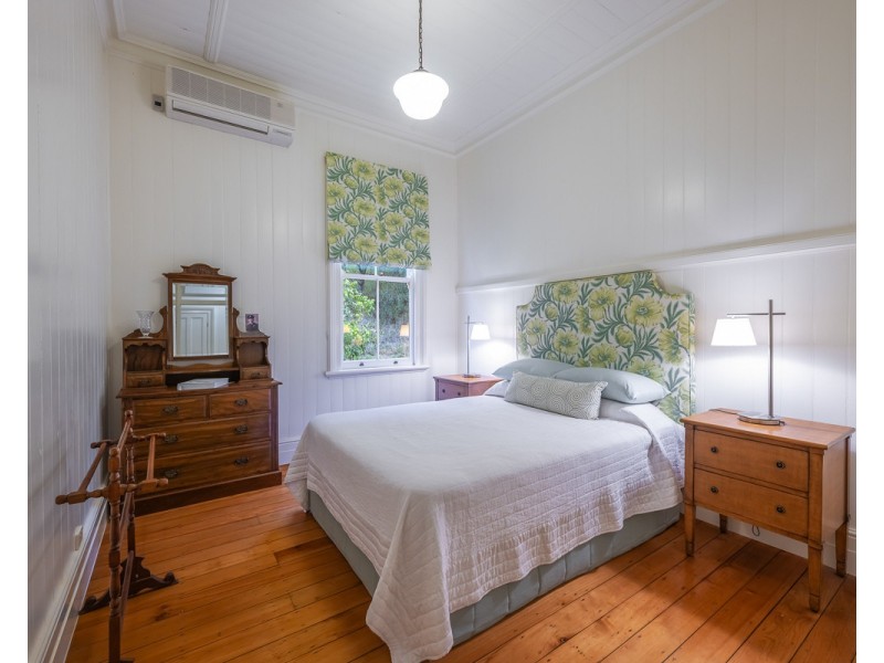 220 Old Farm Road, Pullenvale QLD 4069