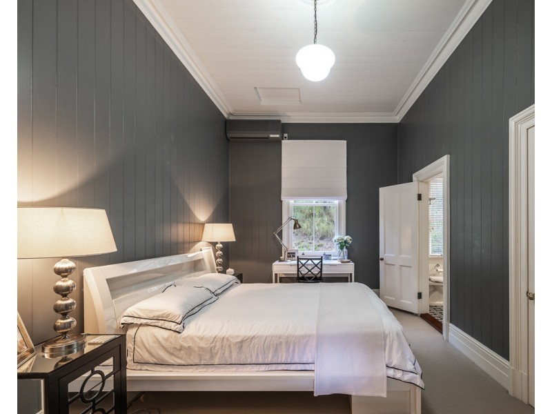 220 Old Farm Road, Pullenvale QLD 4069