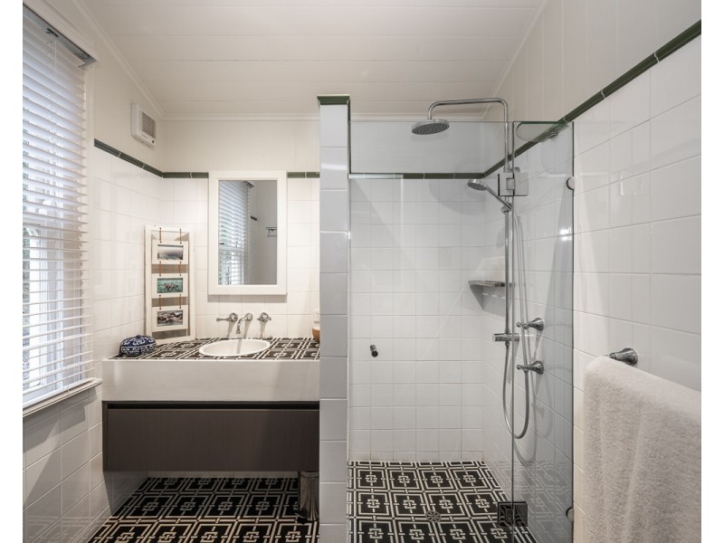 220 Old Farm Road, Pullenvale QLD 4069