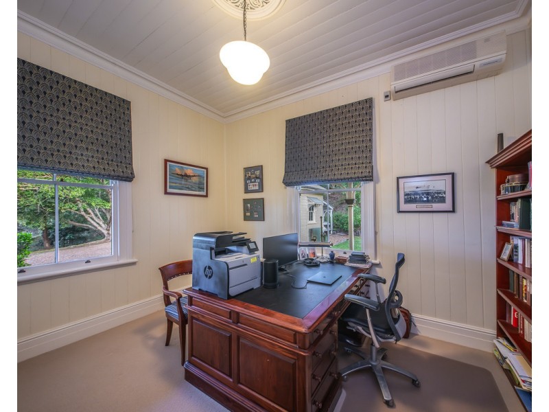 220 Old Farm Road, Pullenvale QLD 4069