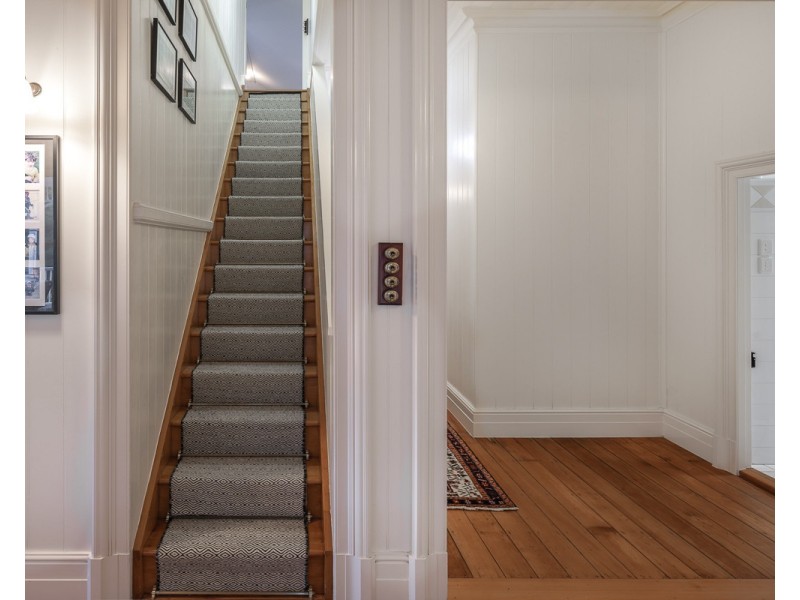 220 Old Farm Road, Pullenvale QLD 4069