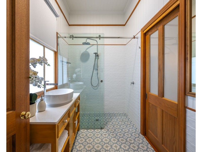 12 Shaw Street, Auchenflower QLD 4066