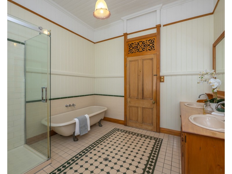 12 Shaw Street, Auchenflower QLD 4066