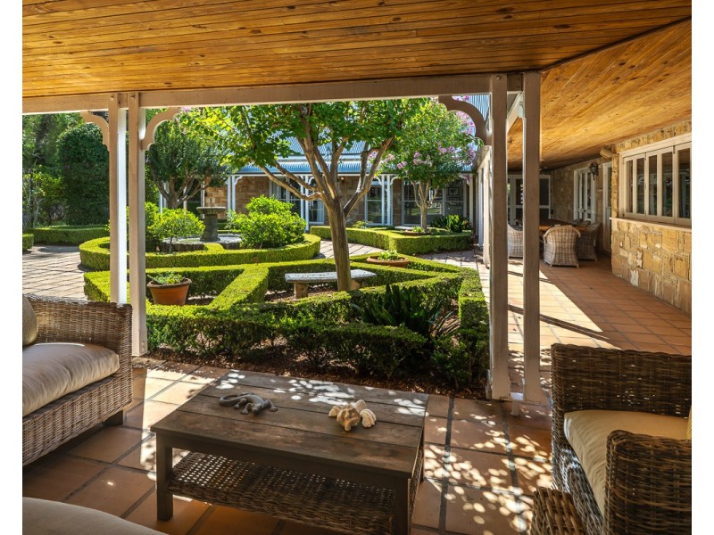 29 Sassafras Street, The Gap QLD 4061