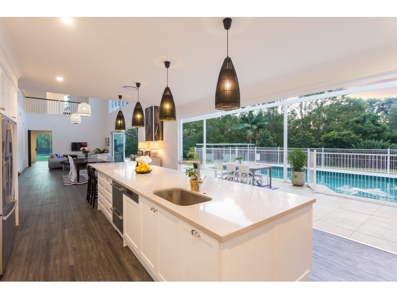 10 Ningana Street, Fig Tree Pocket QLD 4069