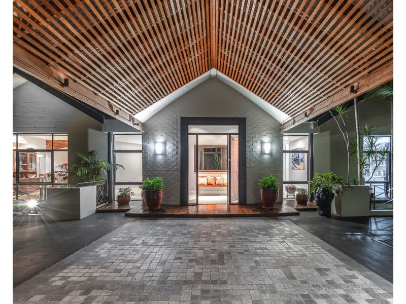 39 Cedarleigh Road, Kenmore QLD 4069