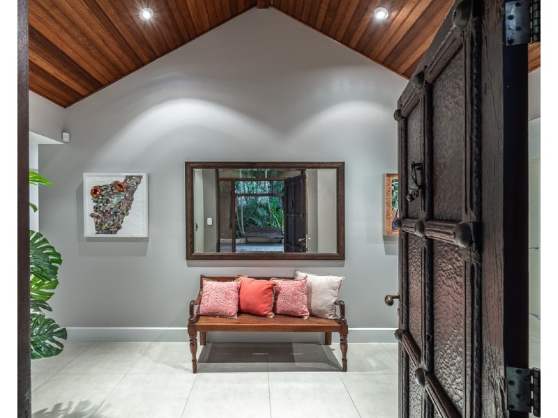 39 Cedarleigh Road, Kenmore QLD 4069