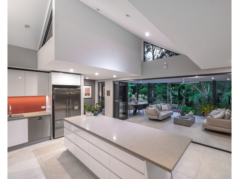 39 Cedarleigh Road, Kenmore QLD 4069