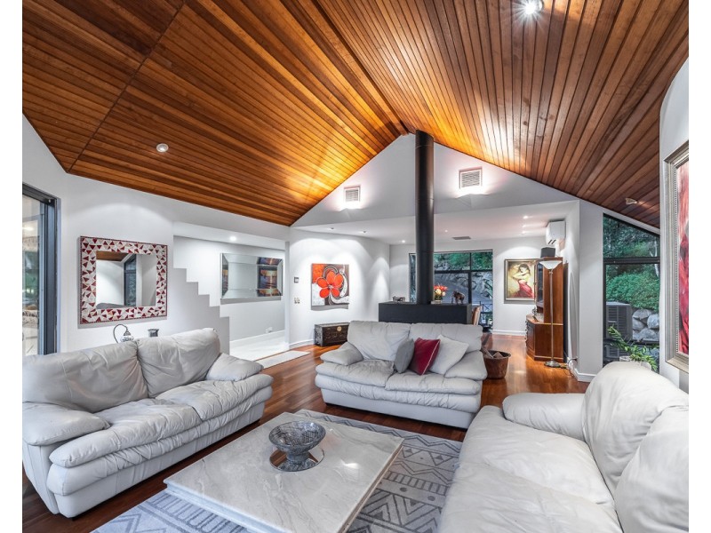 39 Cedarleigh Road, Kenmore QLD 4069