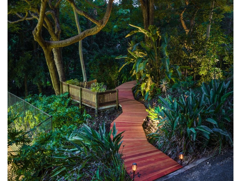 39 Cedarleigh Road, Kenmore QLD 4069